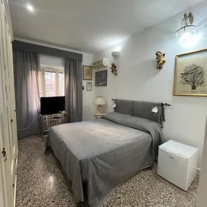 Affittacamere Stanza Con Ottima Posizione, Roma